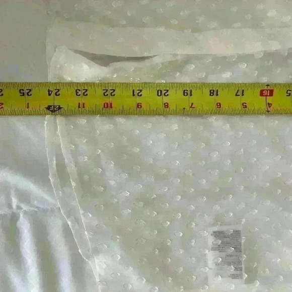 H&M Blouse in airy, pattern-weave fabric. - Picture 8 of 10